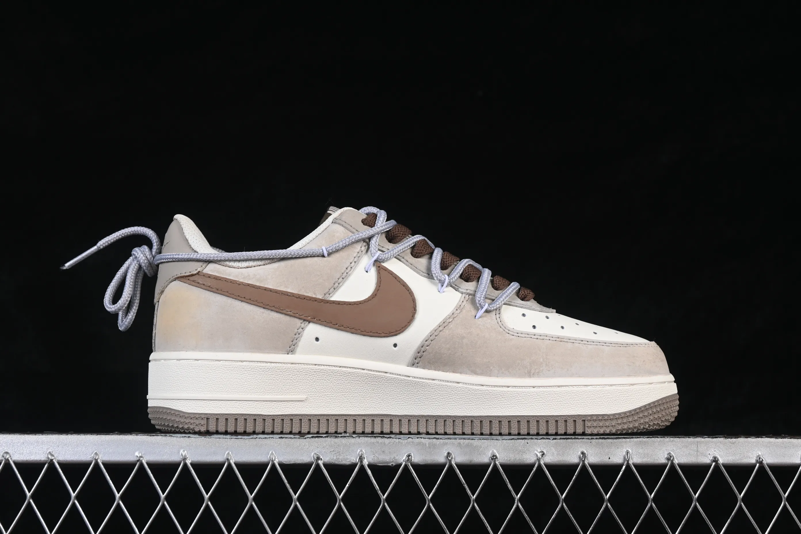 All categories Nk Air Force 1 Air Force series Nk Air Force 1 Low Air Force low-top Nike Air Force 1'07 Low "Armored Steed" Hand-painted graffiti Air Force One low-top casual sneakers DB3301-818